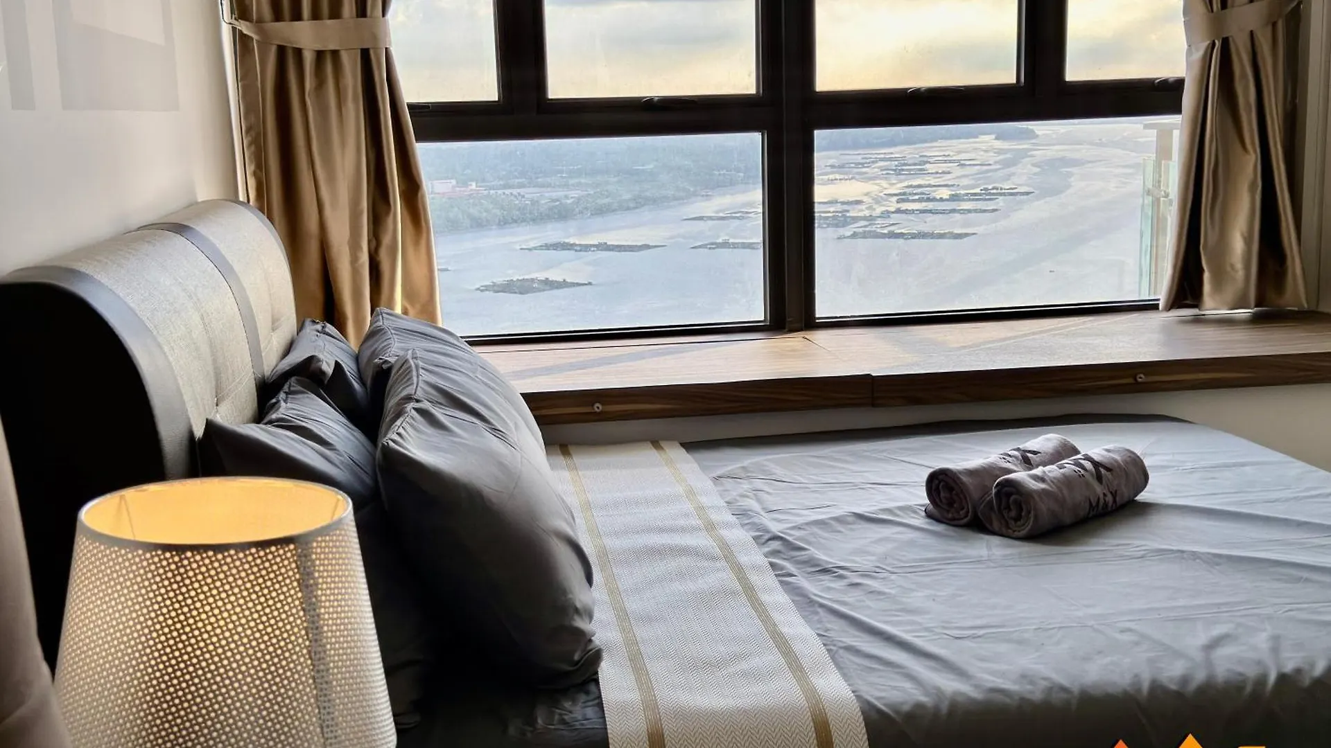 Full Sea View Country Garden Danga Bay 11-13Pax Apartment Johor Bahru Malaysia