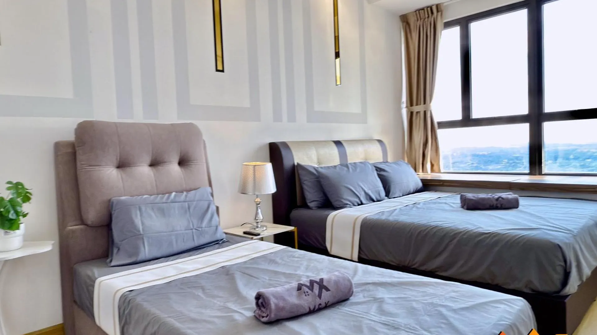 Full Sea View Country Garden Danga Bay 11-13Pax Apartment Johor Bahru