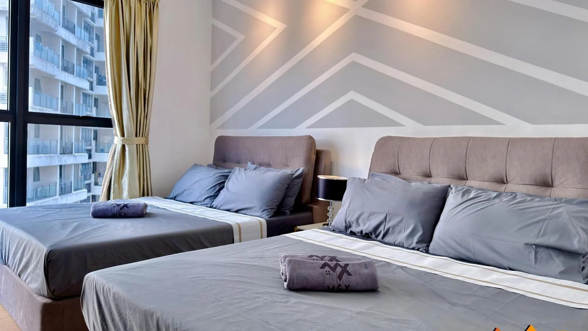 Full Sea View Country Garden Danga Bay 11-13Pax Apartment Johor Bahru