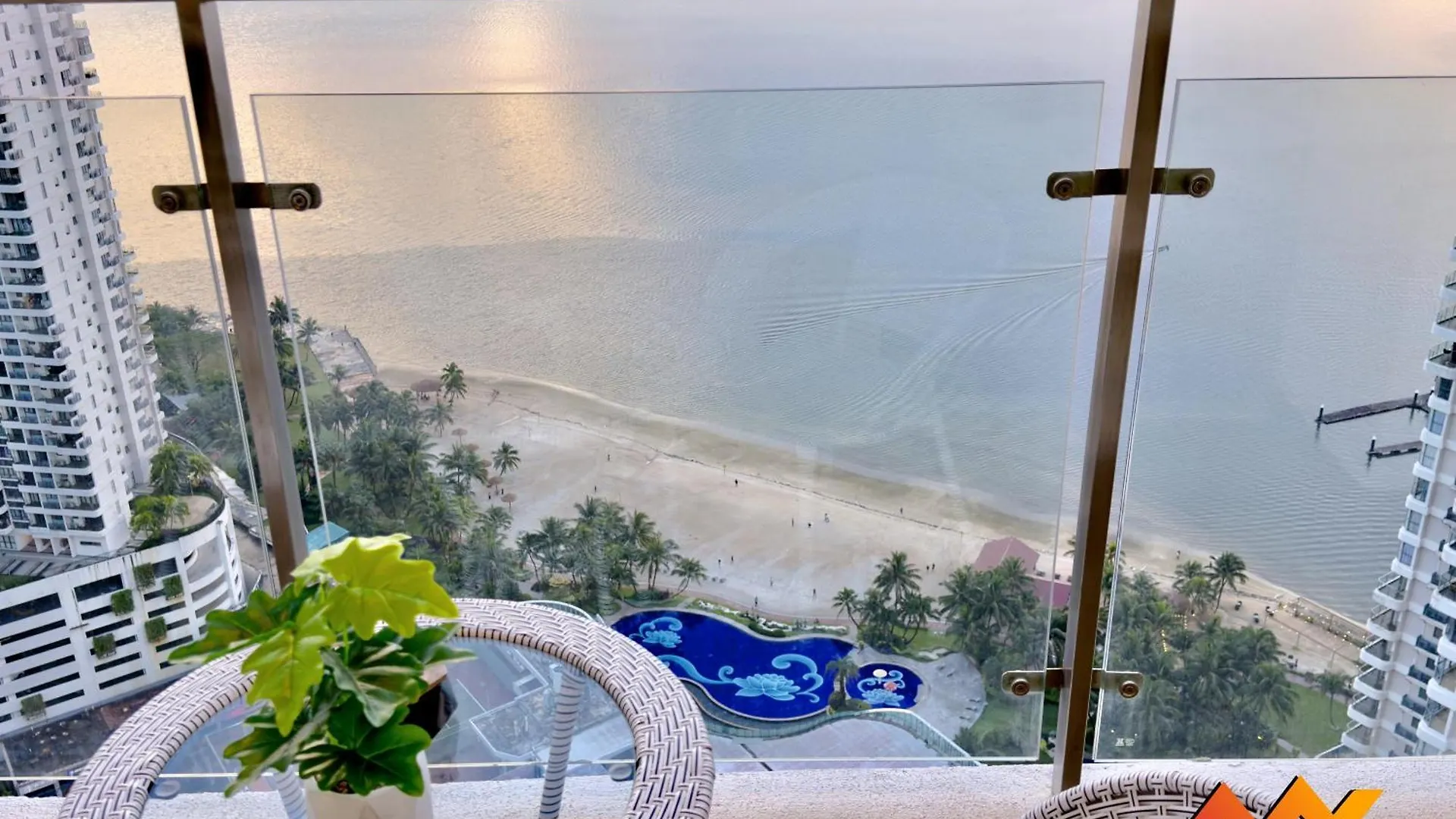 Full Sea View Country Garden Danga Bay 11-13Pax Apartment Johor Bahru