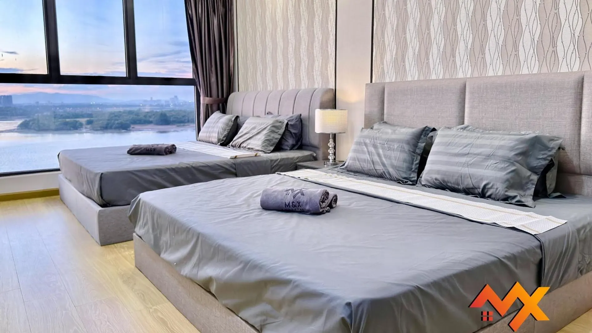 Full Sea View Country Garden Danga Bay 11-13Pax Apartment Johor Bahru