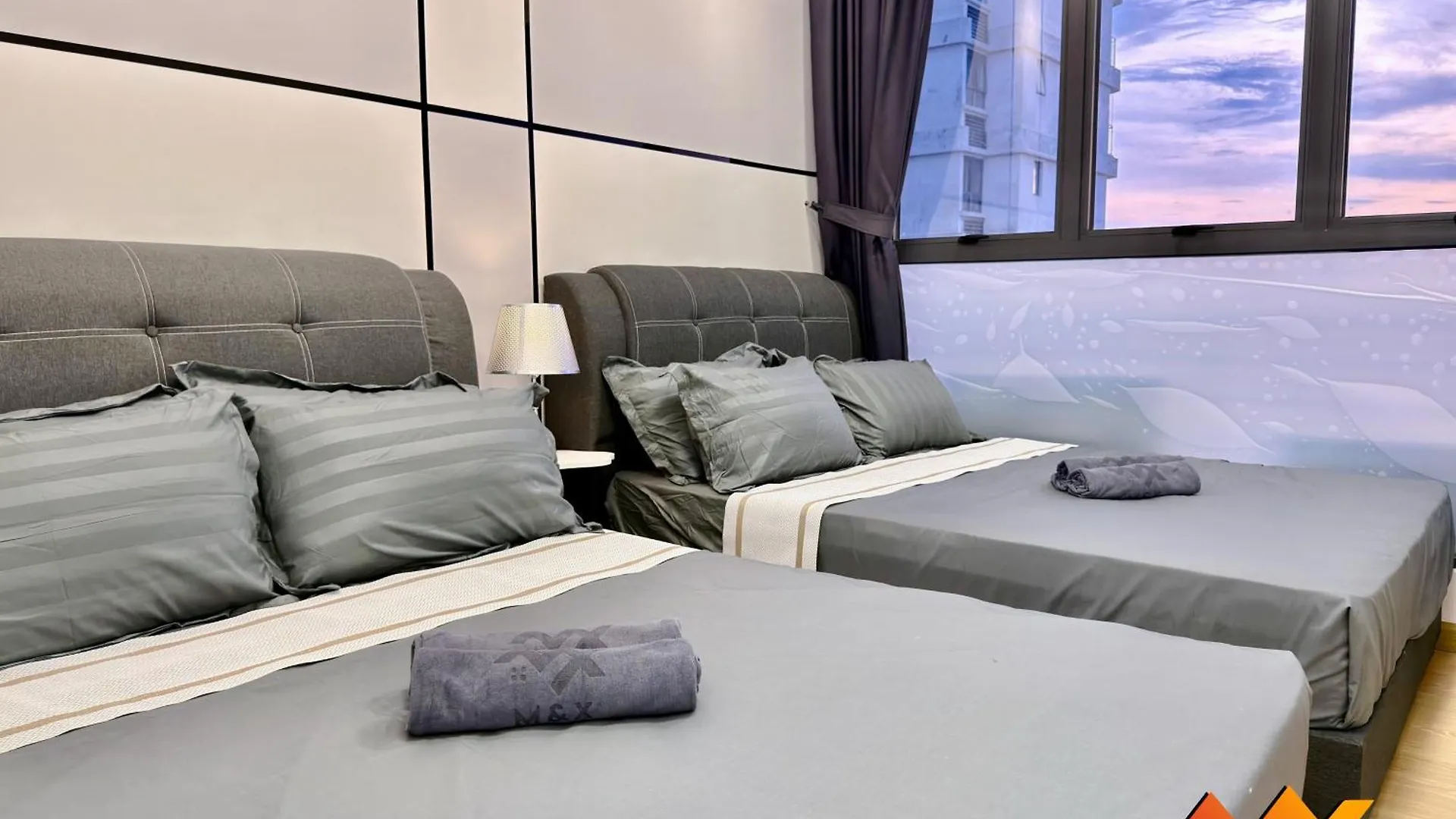 Full Sea View Country Garden Danga Bay 11-13Pax Apartment Johor Bahru